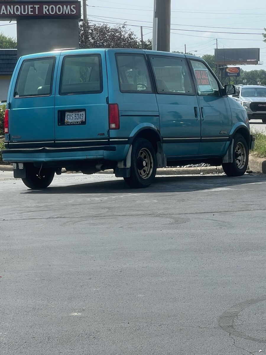 Chevrolet Astro Van