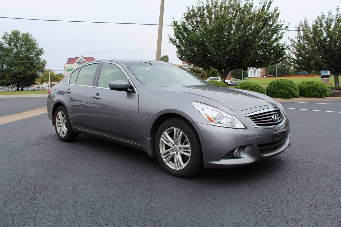 Infiniti Q40