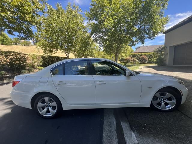 BMW 528i