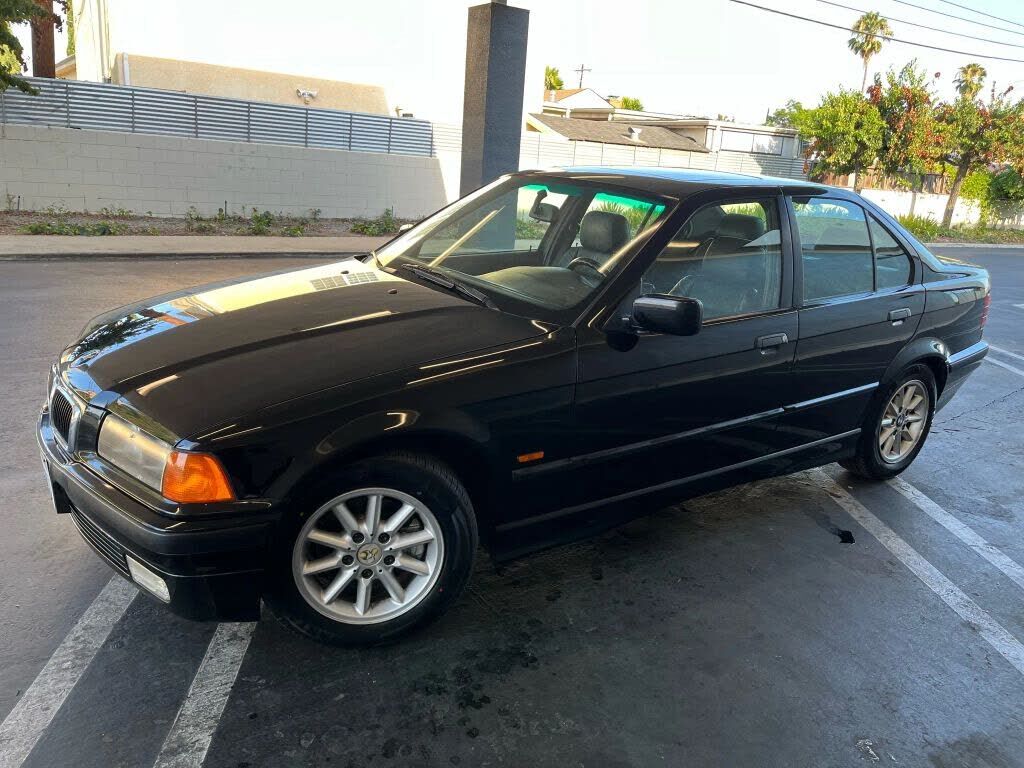 BMW 328i