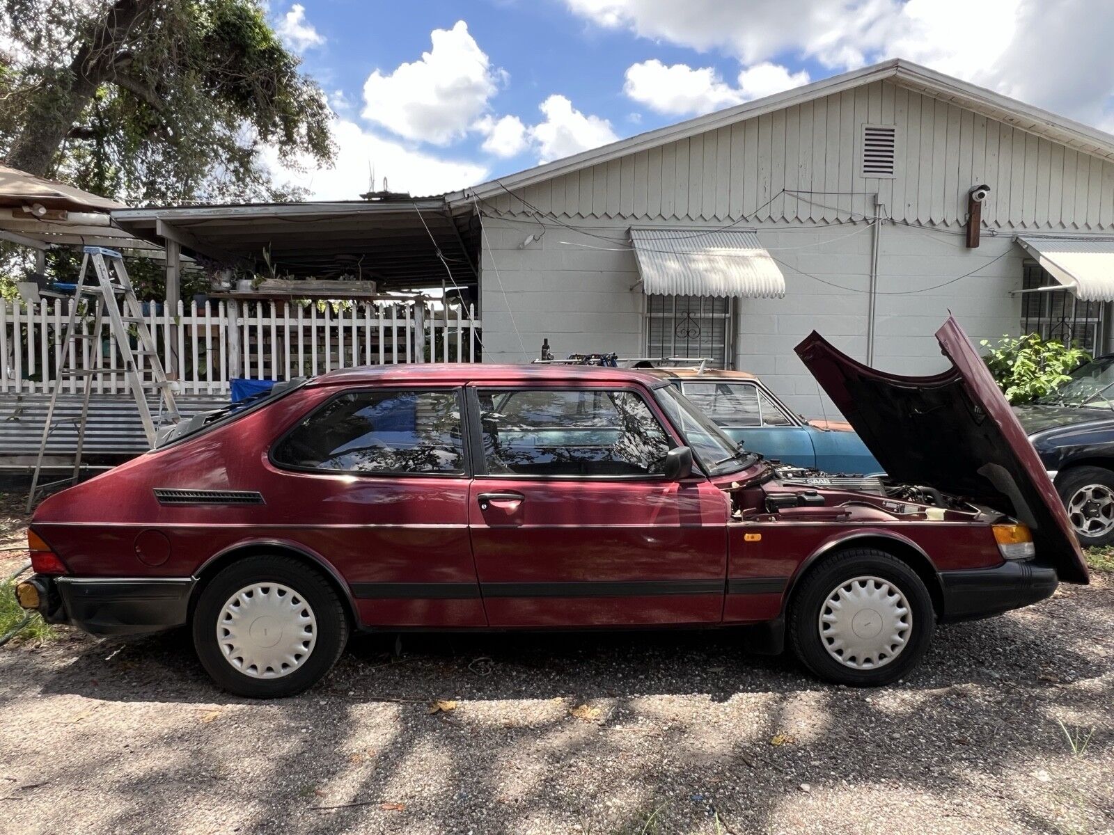 Saab 900