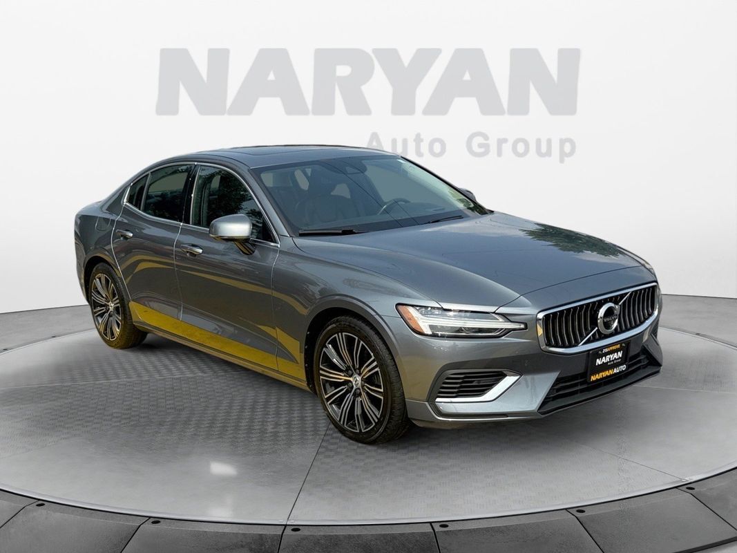 2021 VOLVO S60