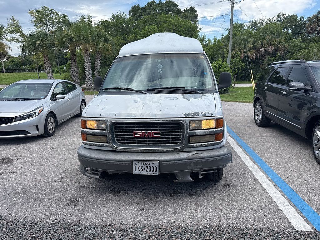 GMC Savana