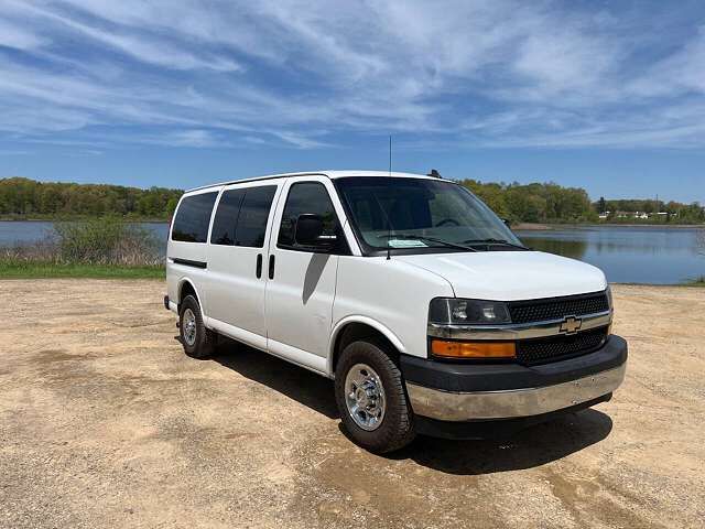 2017 CHEVROLET Express