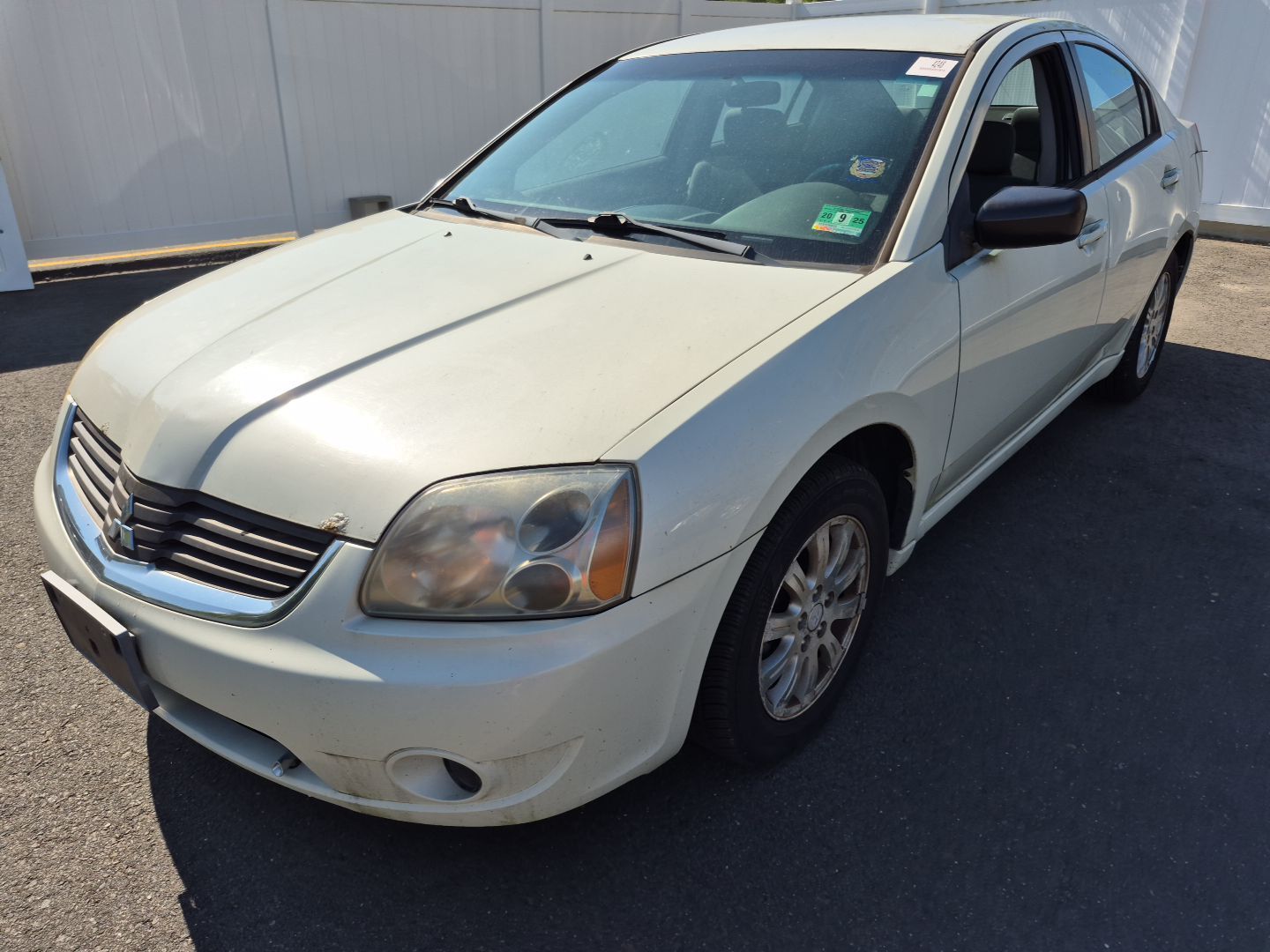 Mitsubishi Galant