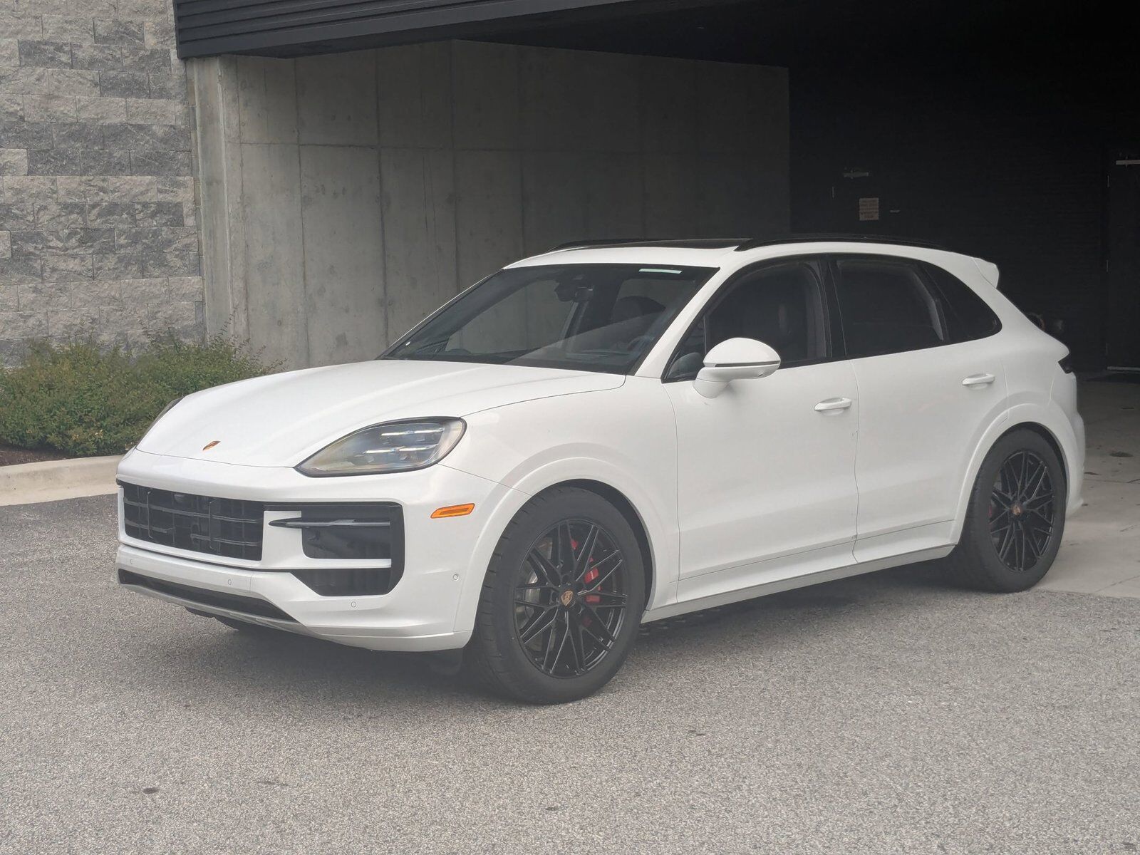 2025 PORSCHE Cayenne