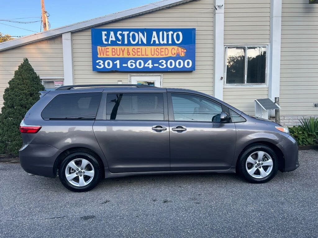 2018 TOYOTA Sienna