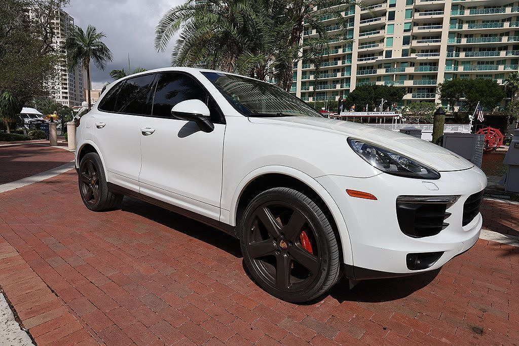 2018 PORSCHE Cayenne
