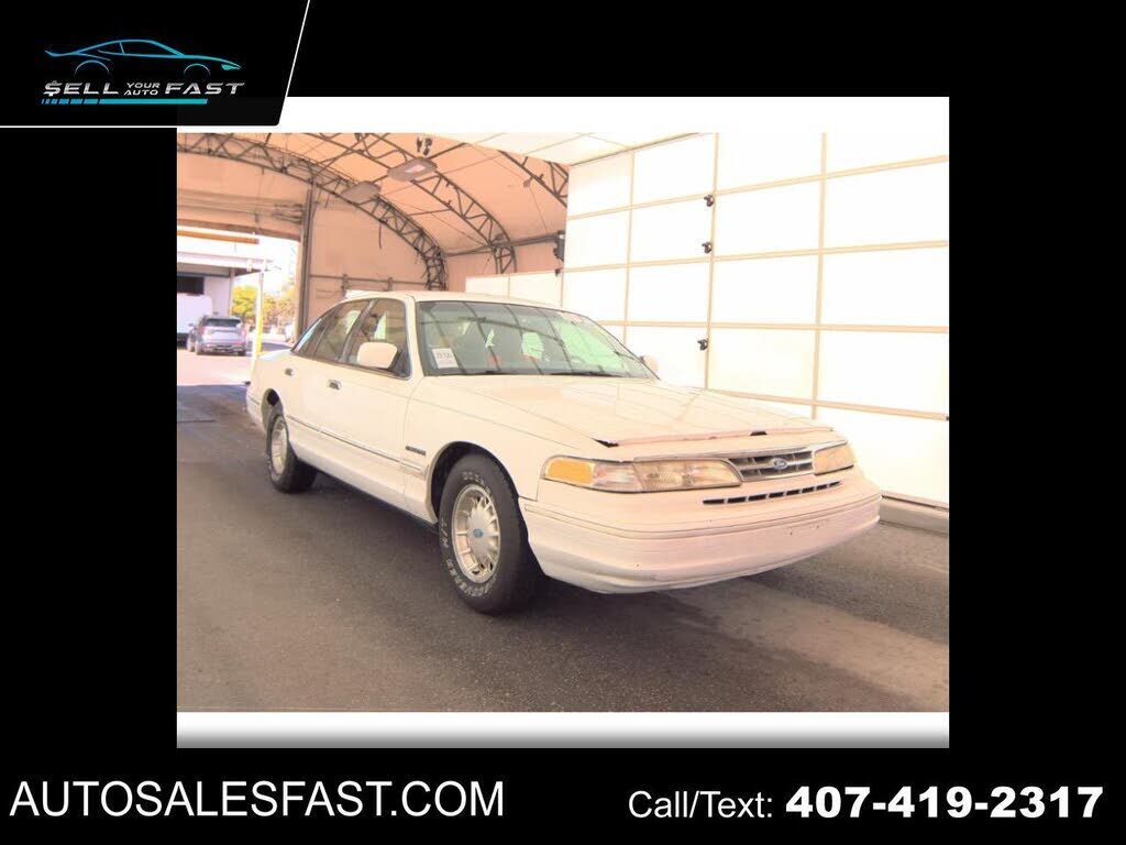 Ford Crown Victoria