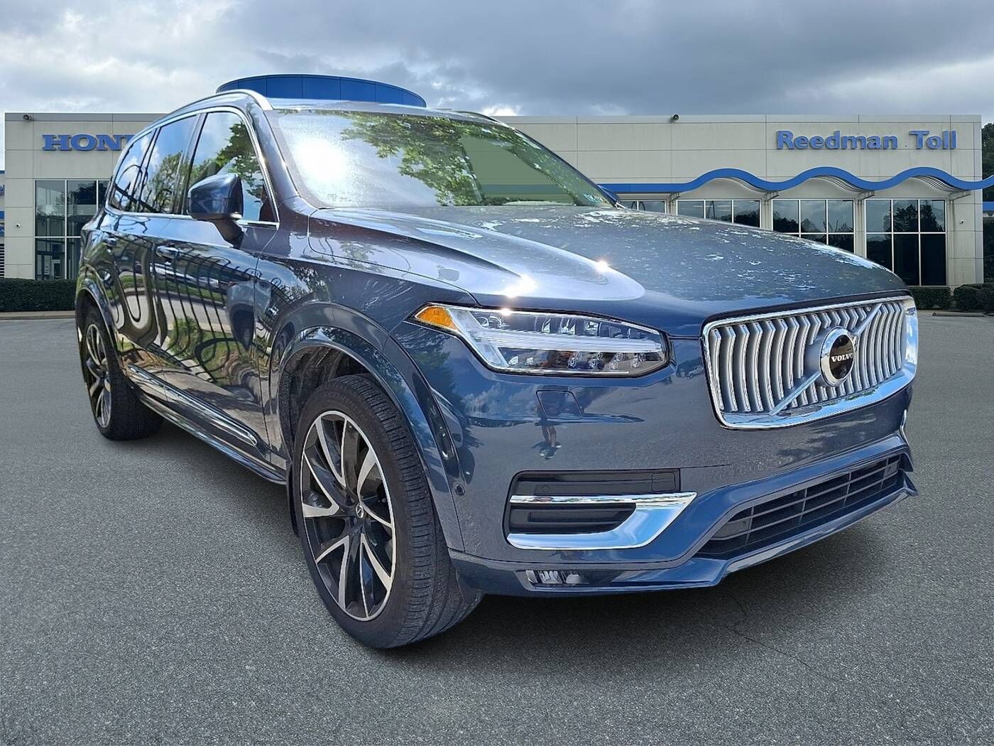 2023 VOLVO XC90