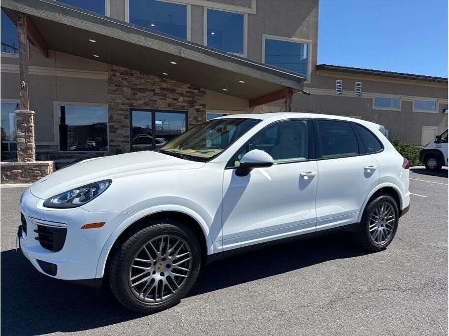 2017 PORSCHE Cayenne