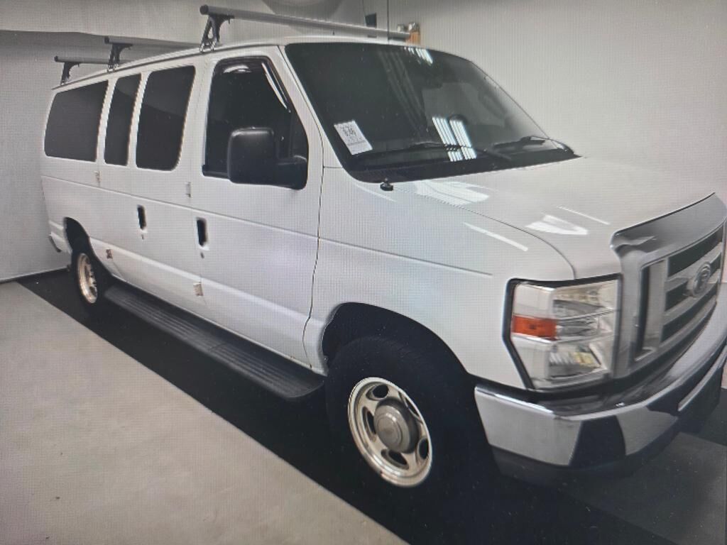 2010 FORD E-350