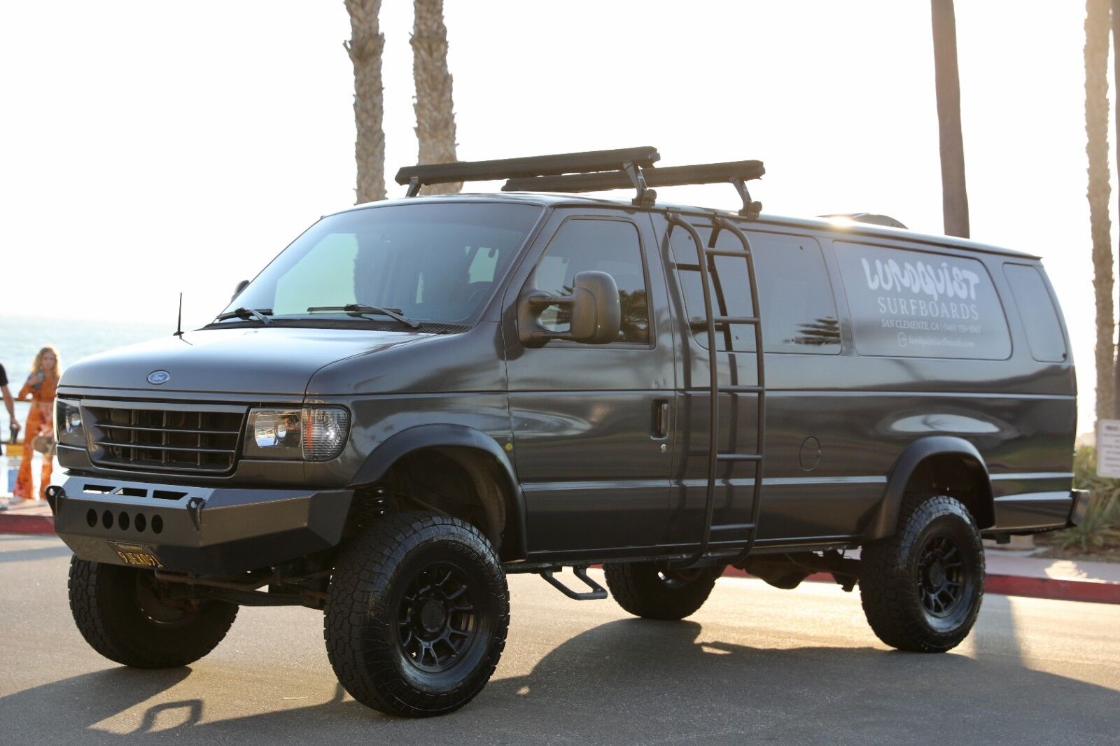 Ford E-350