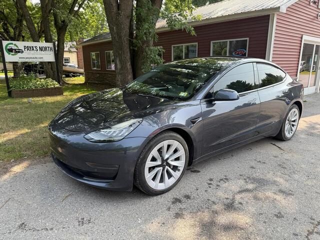 2022 TESLA Model 3