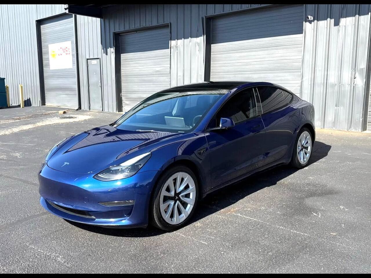 2022 TESLA Model 3