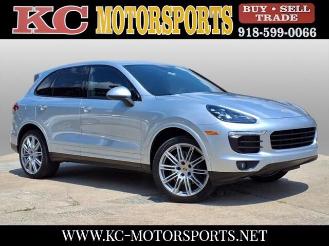 2017 PORSCHE Cayenne