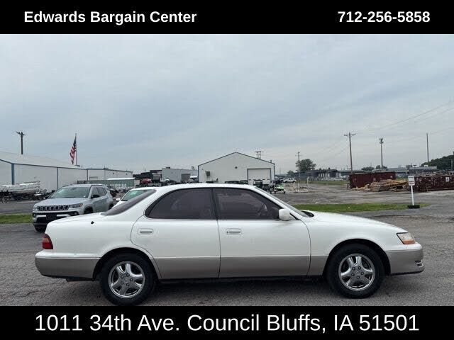 Lexus ES