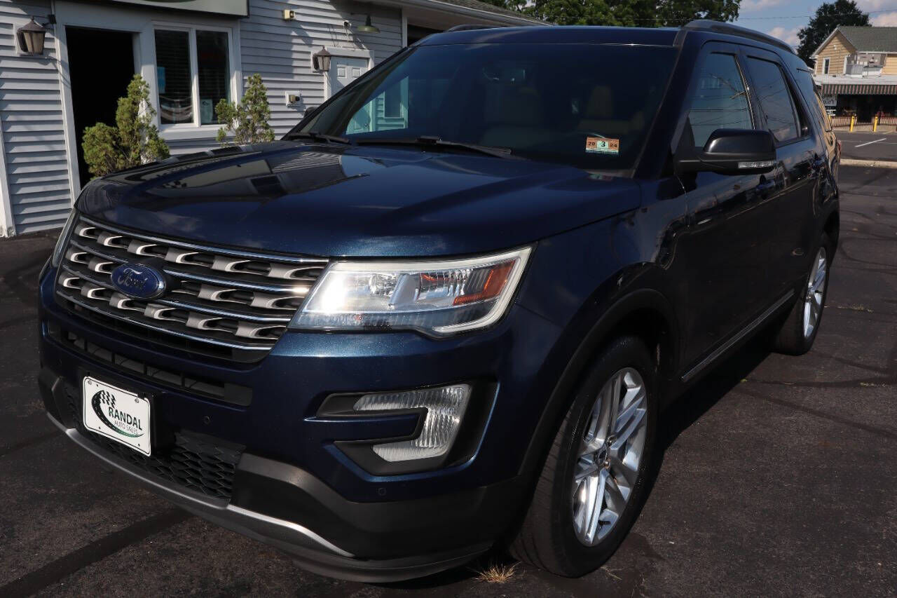 2017 FORD Explorer