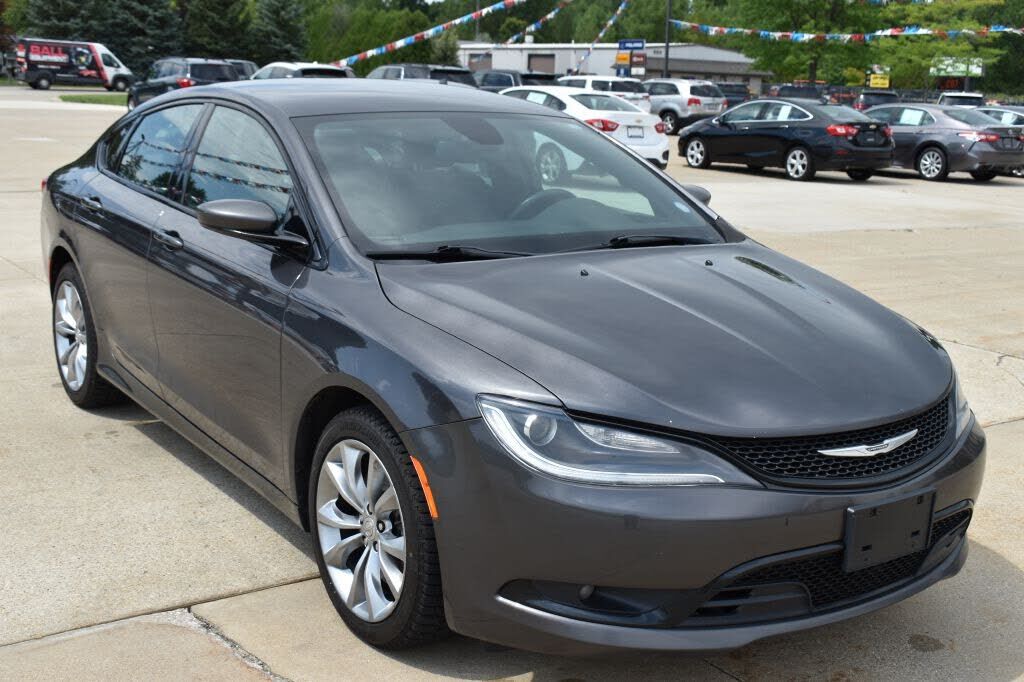 Chrysler 200