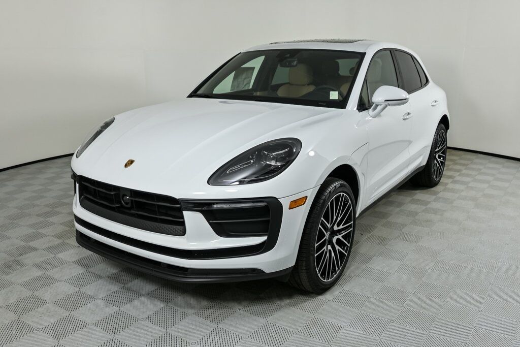 2025 PORSCHE Macan
