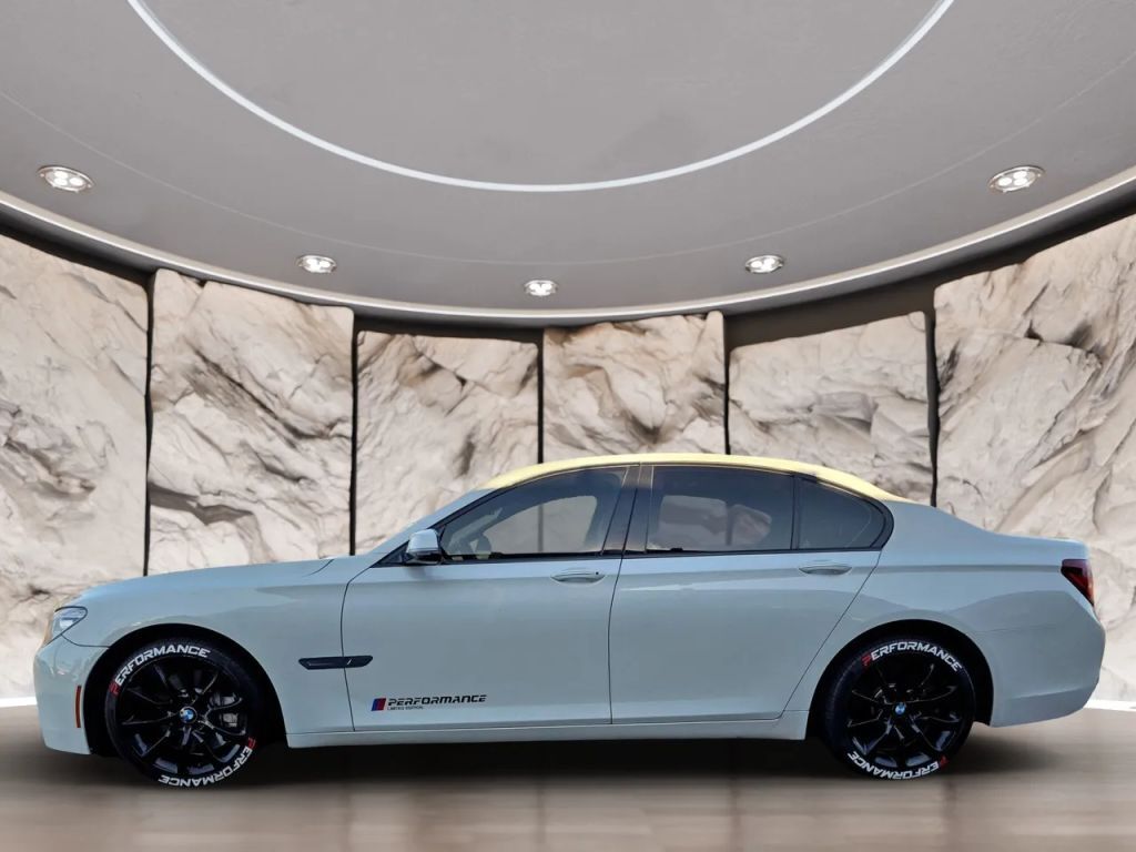 2015 BMW 750i / ALPINA B7