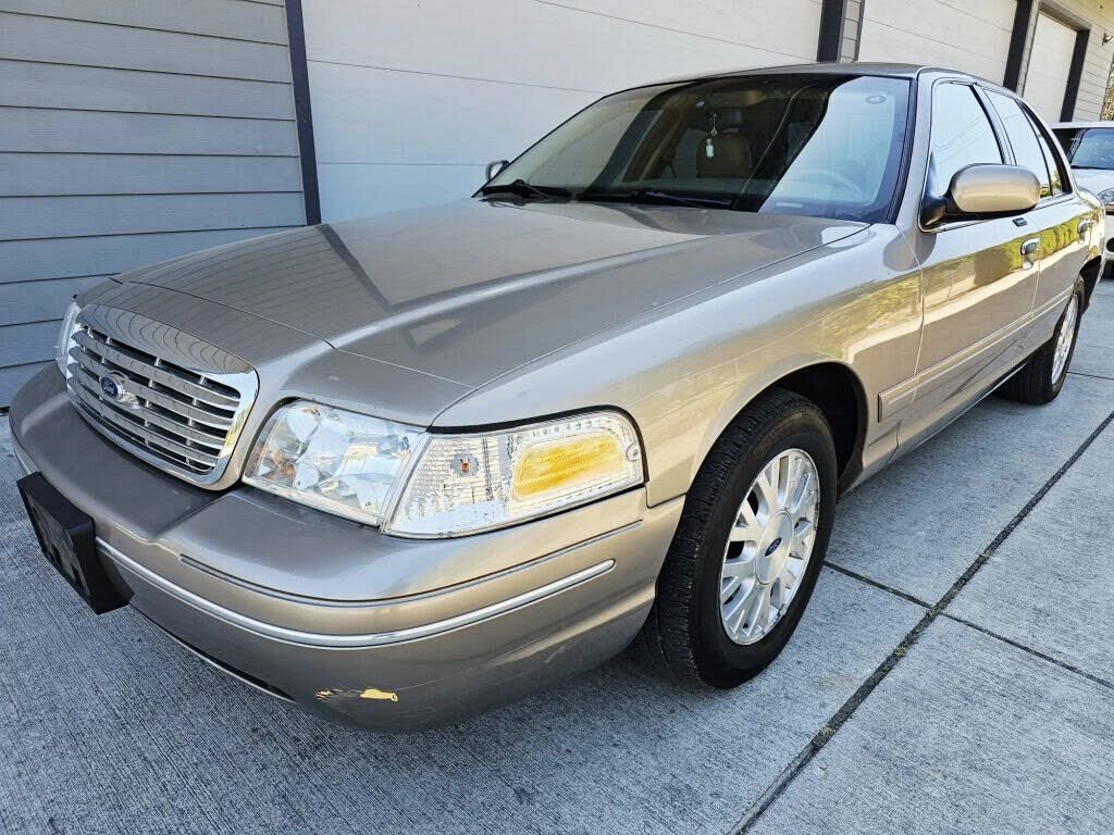 Ford Crown Victoria