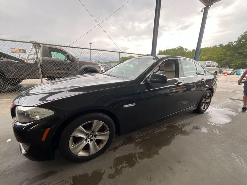 BMW 528i