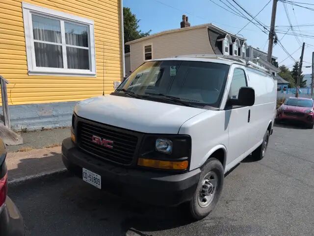 GMC Savana