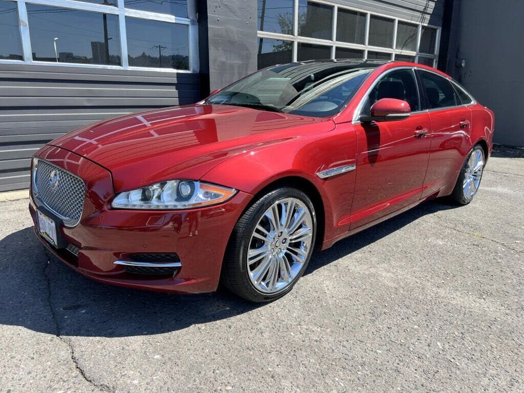 Jaguar XJ