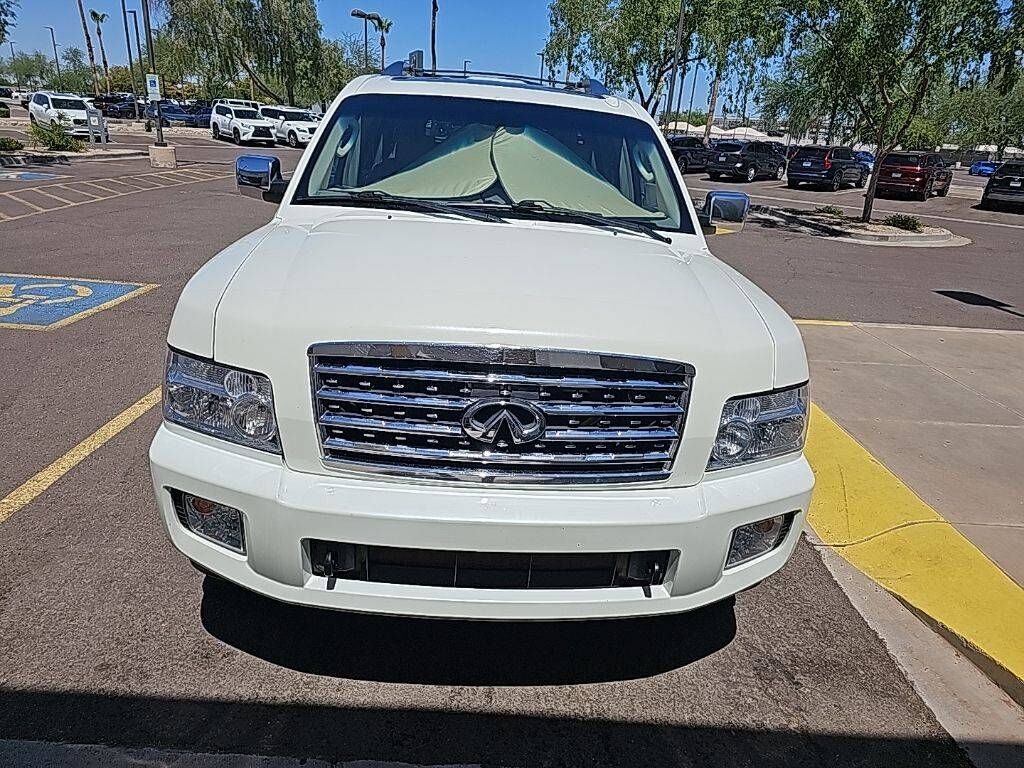 Infiniti QX56
