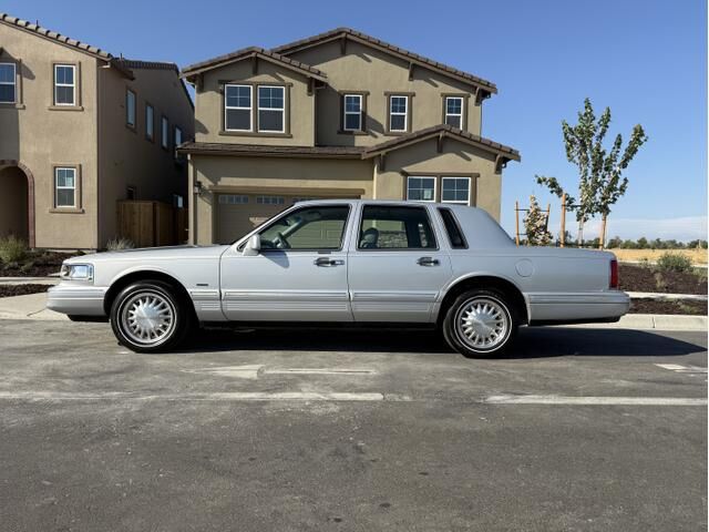 Lincoln Town Car