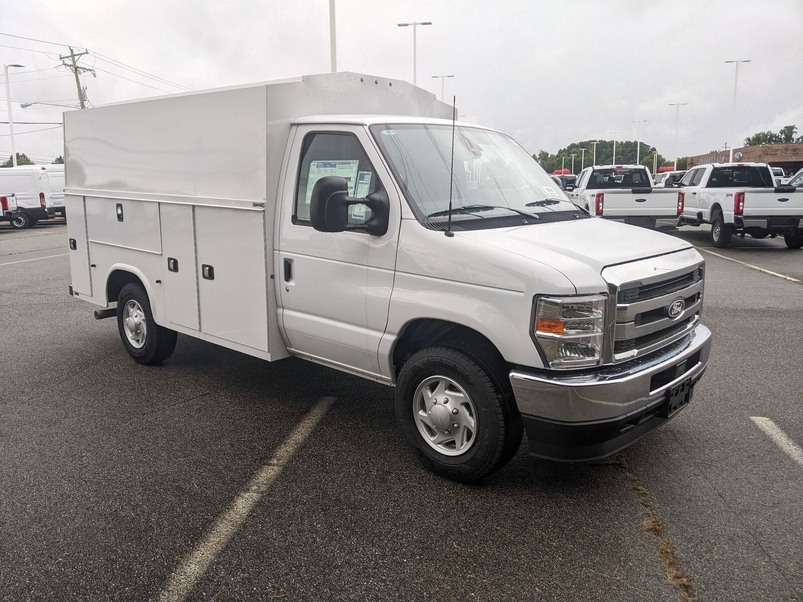 2026 FORD E-350