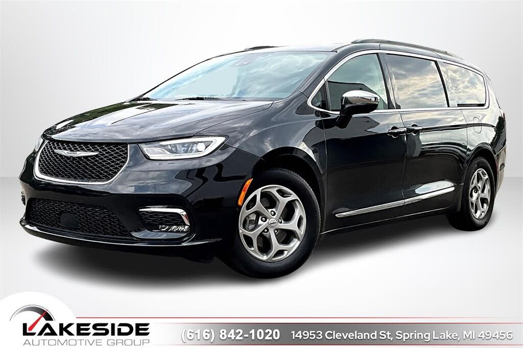2022 CHRYSLER Pacifica