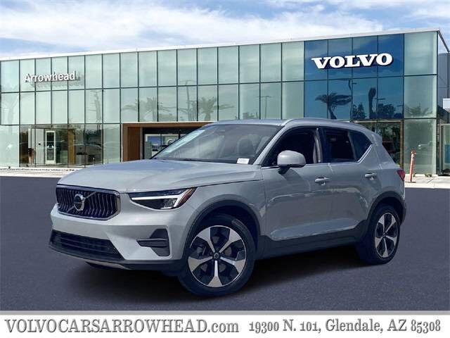 2025 VOLVO XC40