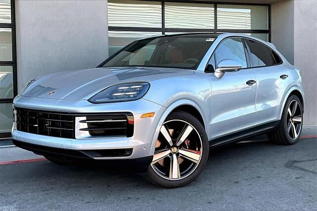 2025 PORSCHE Cayenne