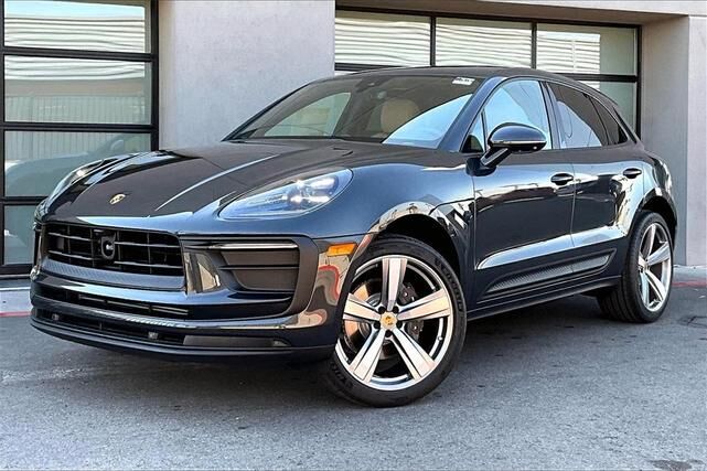 2025 PORSCHE Macan