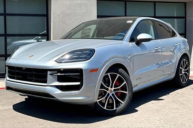 2025 PORSCHE Cayenne