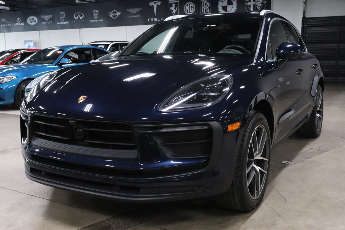2023 PORSCHE Macan