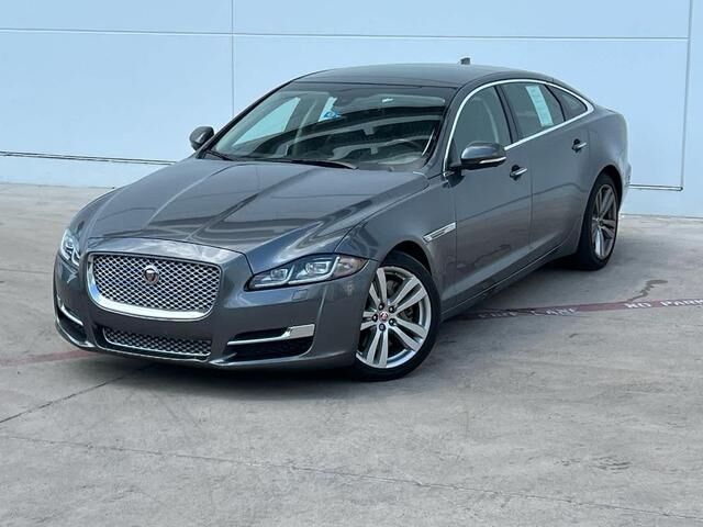 Jaguar XJ