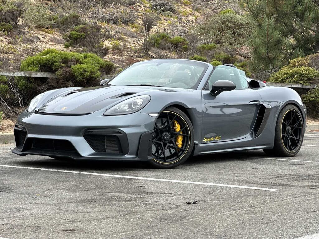 2025 PORSCHE 718