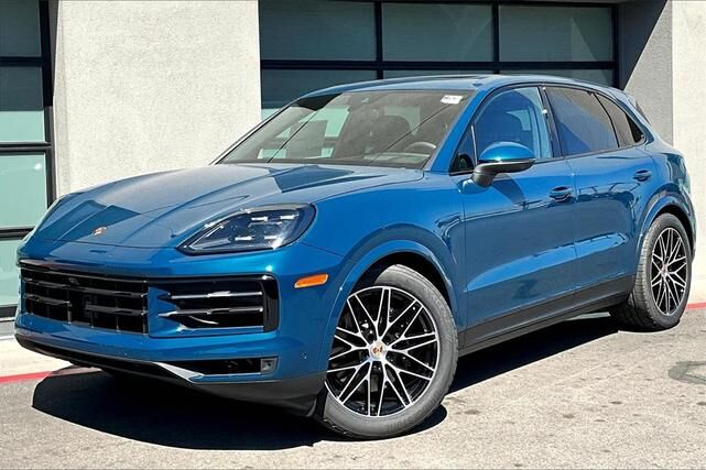 2025 PORSCHE Cayenne