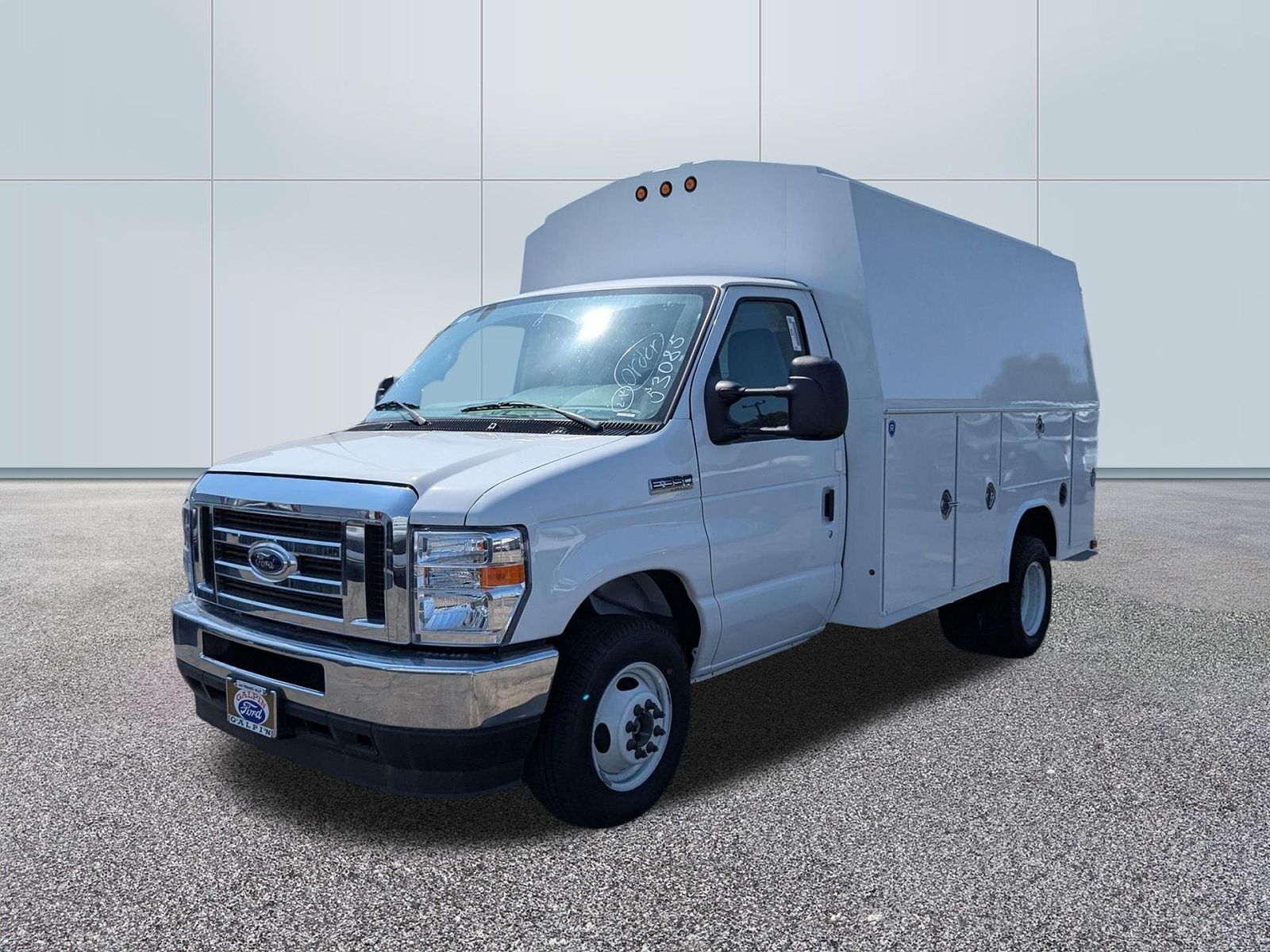 2025 FORD E-350