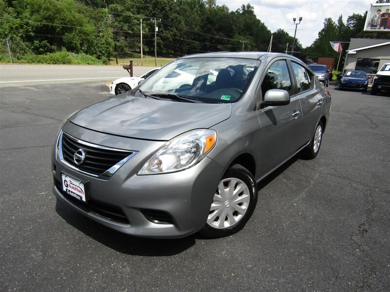 2013 NISSAN Versa