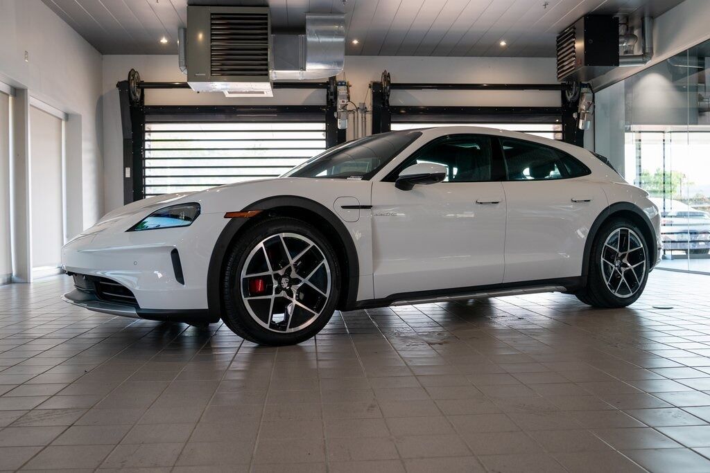 2025 PORSCHE Taycan