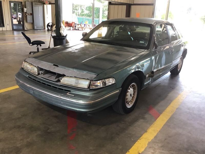 Ford Crown Victoria