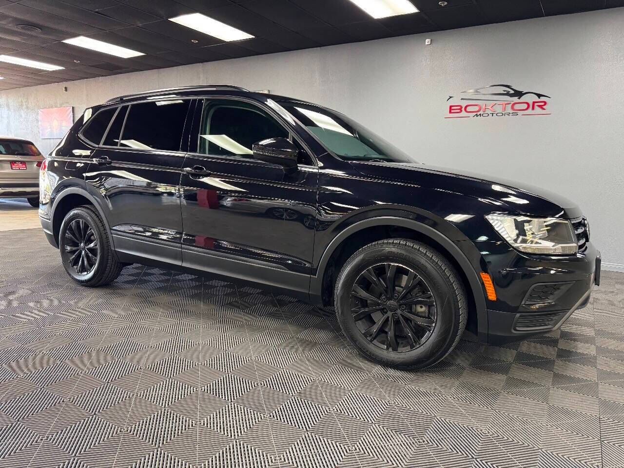 2019 VOLKSWAGEN Tiguan