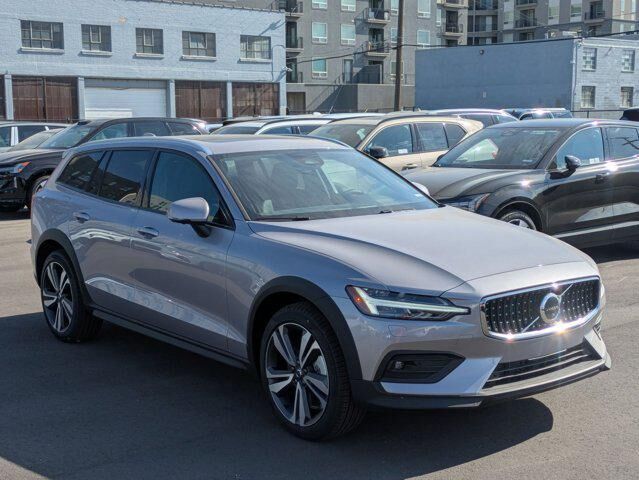 2026 VOLVO V60CC