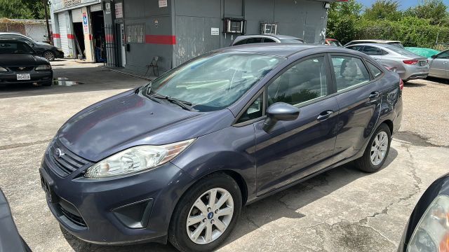 2013 FORD Fiesta