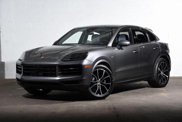 2025 PORSCHE Cayenne