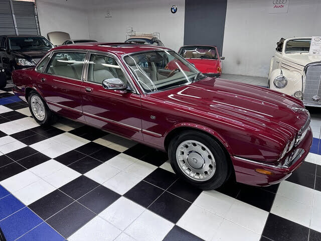 Jaguar Vanden Plas